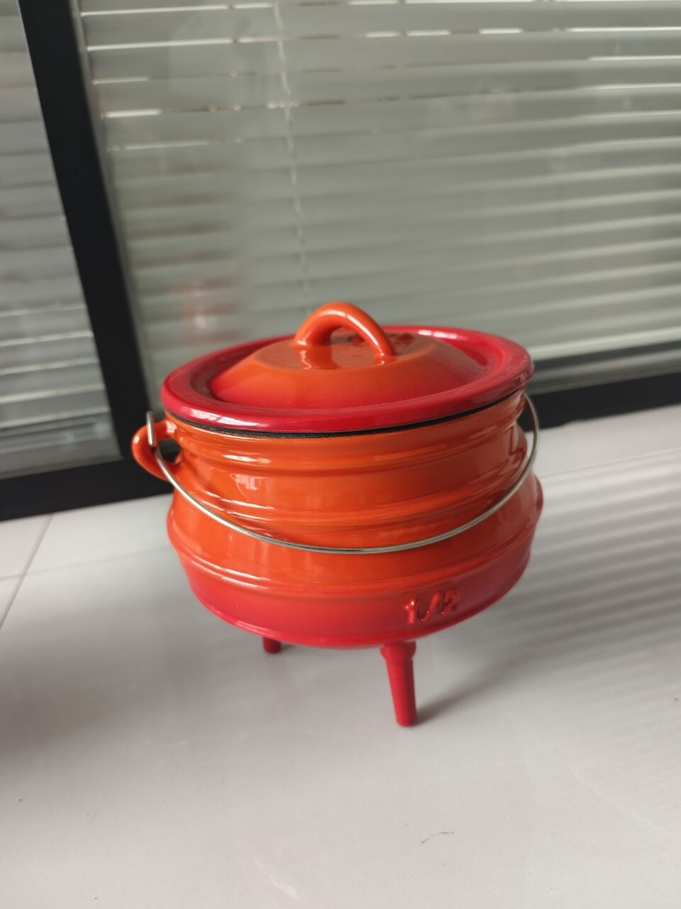 1/2# Cast Iron Enamel Dutch Ov - Camp Dutch Oven Cast recension och pris